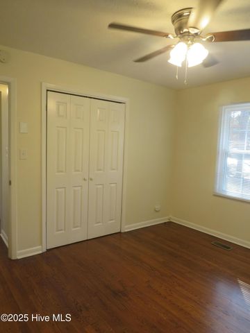 535 W Rhode Island Avenue, Southern Pines, NC 28387