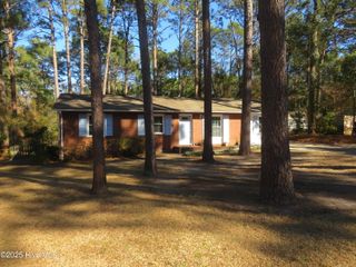 535 W Rhode Island Avenue, Southern Pines, NC 28387