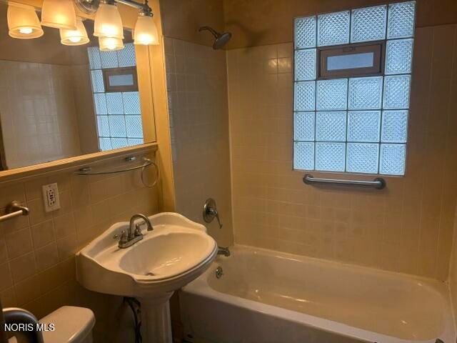 2034 Fairfax Road, Toledo, OH 43613