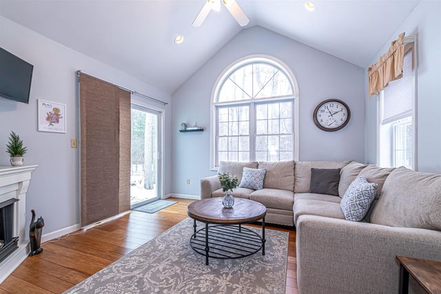 1 Whitewood Lane, Merrimack, NH 03054