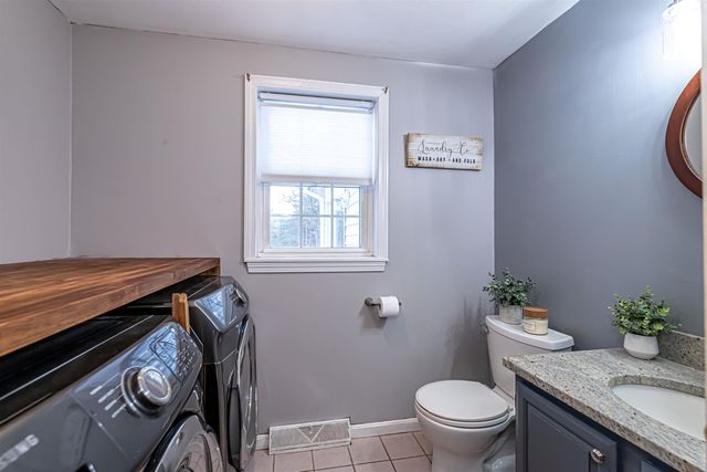 1 Whitewood Lane, Merrimack, NH 03054