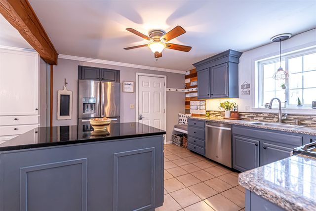 1 Whitewood Lane, Merrimack, NH 03054