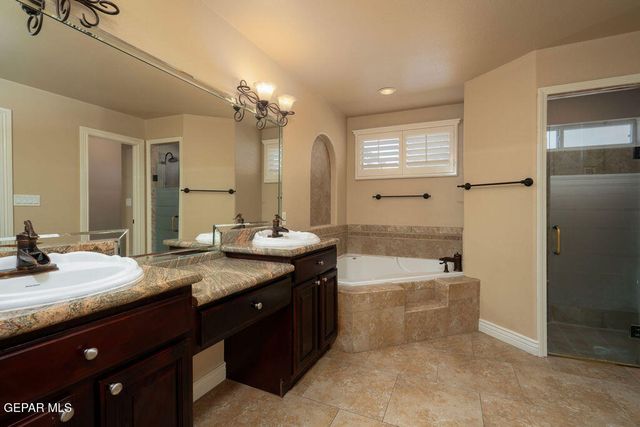 1243 FRANKLIN PERCH Place, El Paso, TX 79912