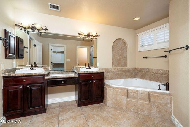 1243 FRANKLIN PERCH Place, El Paso, TX 79912
