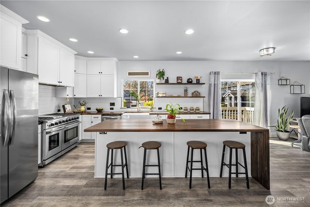 4915 Bering Street NW, Gig Harbor, WA 98332