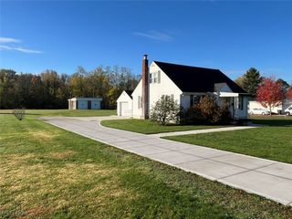 6610 Maplebrook Avenue NE, East Canton, OH 44730