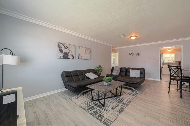 1803 Bayou Homes Drive, Galveston, TX 77551