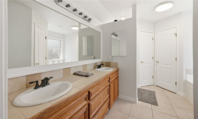 2538 BEVECREST Dr, Corpus Christi, TX 78415