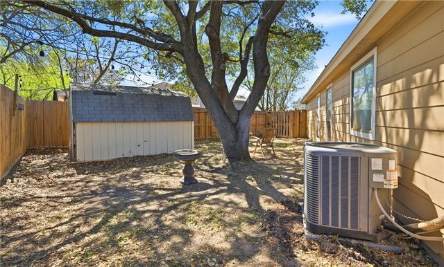 2538 BEVECREST Dr, Corpus Christi, TX 78415