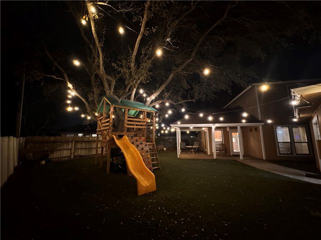 2538 BEVECREST Dr, Corpus Christi, TX 78415