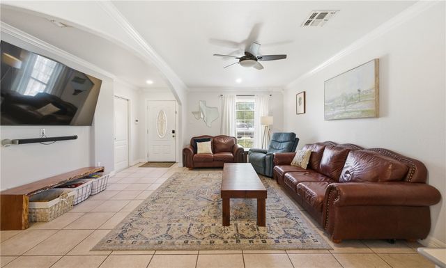 2538 BEVECREST Dr, Corpus Christi, TX 78415