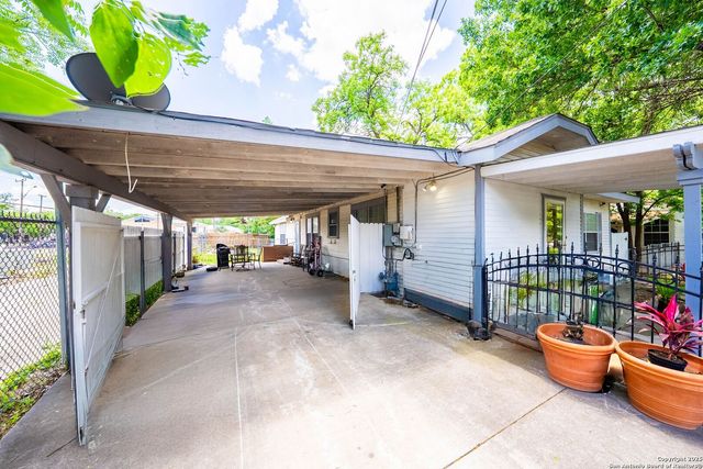 112 Barrett Place, San Antonio, TX 78225