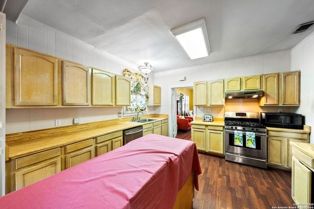 112 Barrett Place, San Antonio, TX 78225