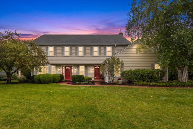 3925 W Sherbrooke DRIVE, Mequon, WI 53092
