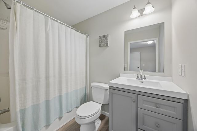 950 Cessna Drive, New Brighton, MN 55112