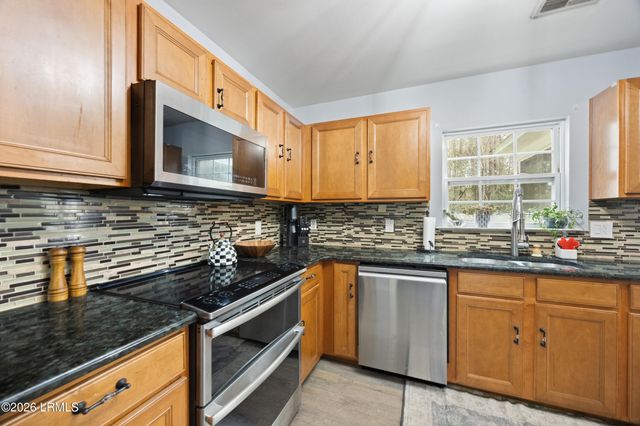 11 Longleaf Court, Bluffton, SC 29910