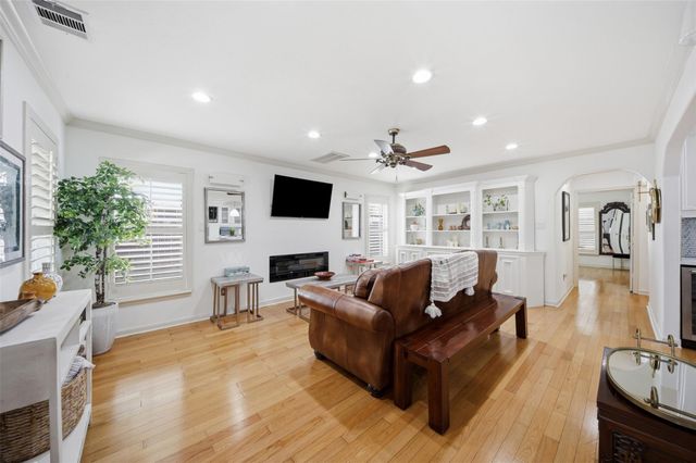 1951 Lexington Street, Houston, TX 77098