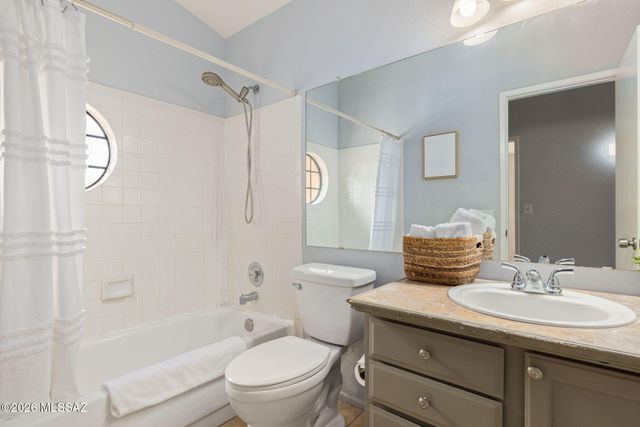 2650 W Camino Del Venegas, Tucson, AZ 85742
