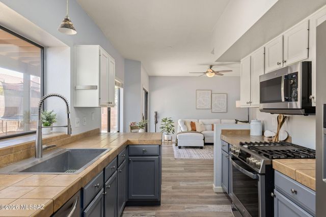 2650 W Camino Del Venegas, Tucson, AZ 85742
