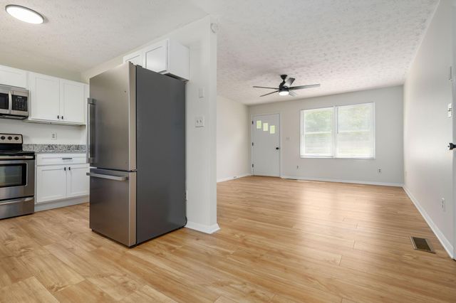 1315 Adobe Drive, Johnson City, TN 37601