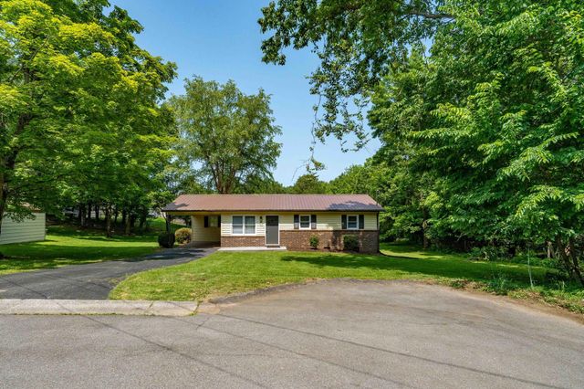 1315 Adobe Drive, Johnson City, TN 37601
