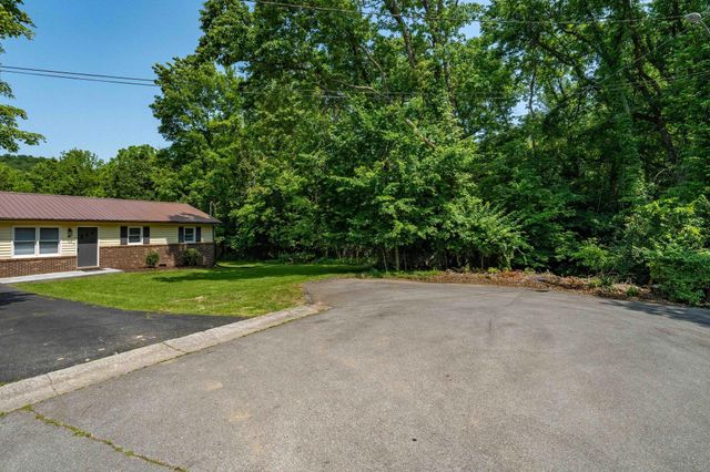 1315 Adobe Drive, Johnson City, TN 37601