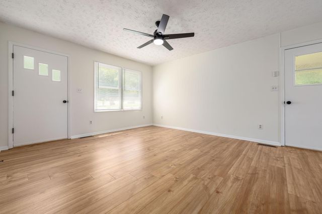 1315 Adobe Drive, Johnson City, TN 37601