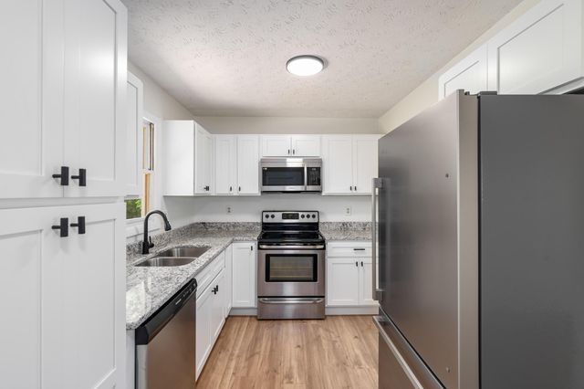 1315 Adobe Drive, Johnson City, TN 37601