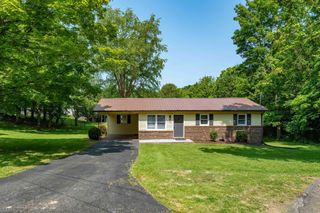 1315 Adobe Drive, Johnson City, TN 37601