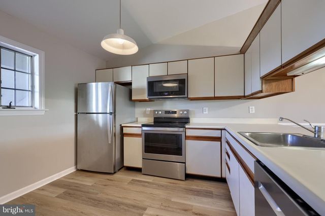 33 BLACK OAK DR, Lancaster, PA 17602