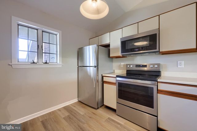 33 BLACK OAK DR, Lancaster, PA 17602