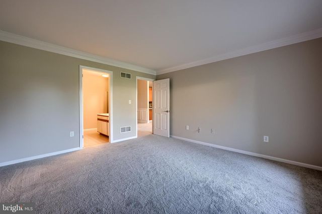 33 BLACK OAK DR, Lancaster, PA 17602