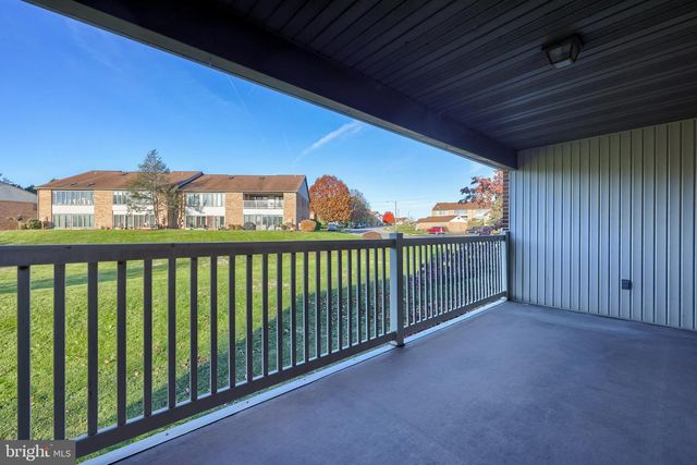 33 BLACK OAK DR, Lancaster, PA 17602