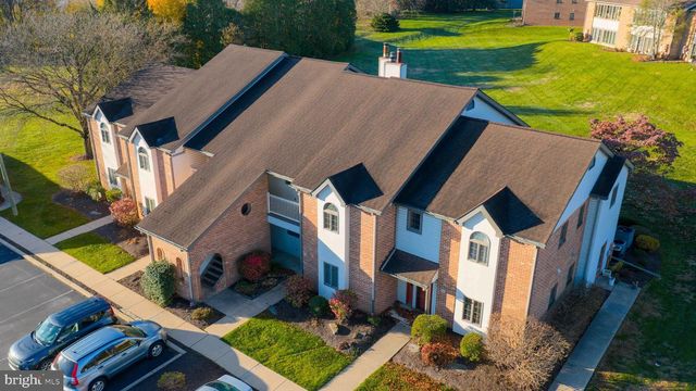 33 BLACK OAK DR, Lancaster, PA 17602