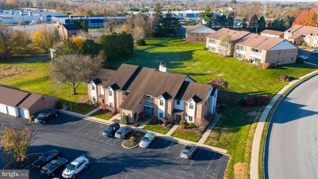 33 BLACK OAK DR, Lancaster, PA 17602