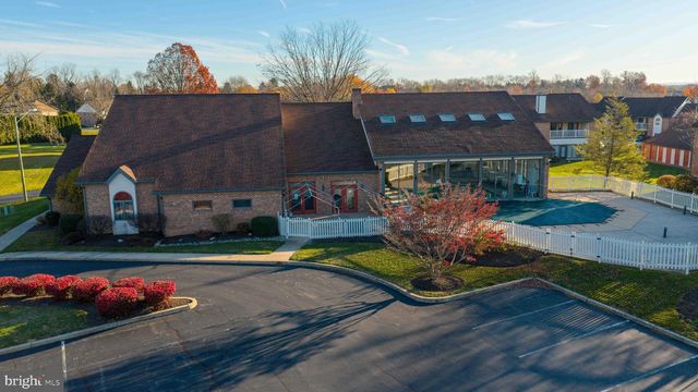 33 BLACK OAK DR, Lancaster, PA 17602