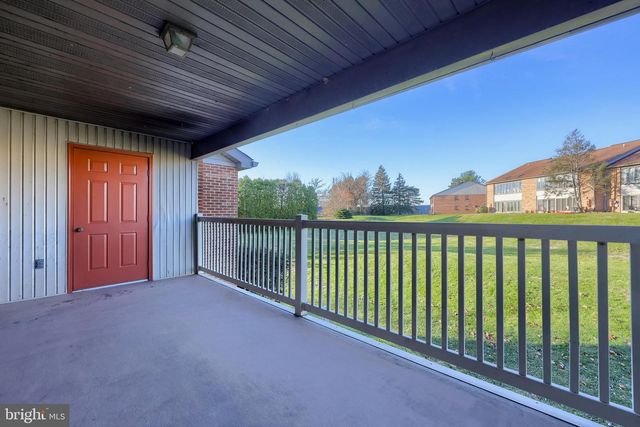 33 BLACK OAK DR, Lancaster, PA 17602