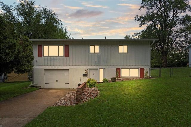 6105 E 152nd Street, Grandview, MO 64030