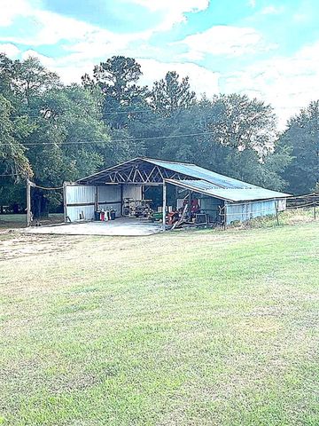 1221 D Hodge Rd, Cottonwood, AL 36320