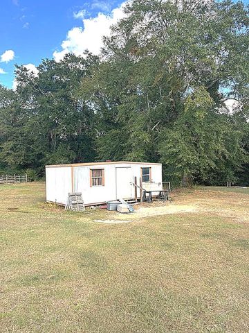 1221 D Hodge Rd, Cottonwood, AL 36320