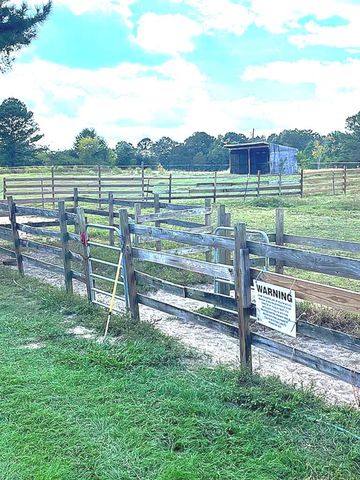 1221 D Hodge Rd, Cottonwood, AL 36320