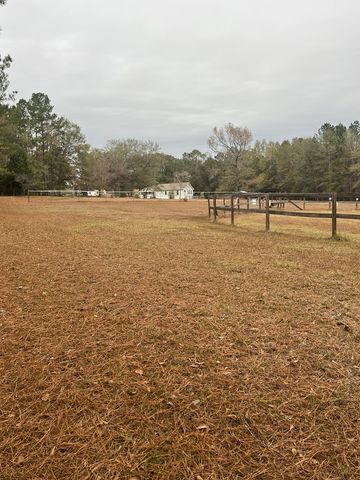 1221 D Hodge Rd, Cottonwood, AL 36320