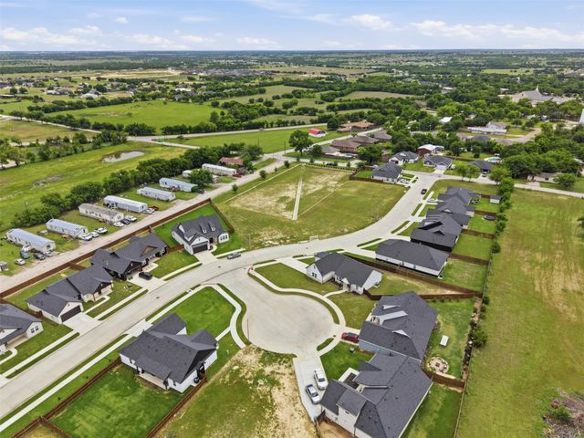 516 Highview Court, Godley, TX 76044
