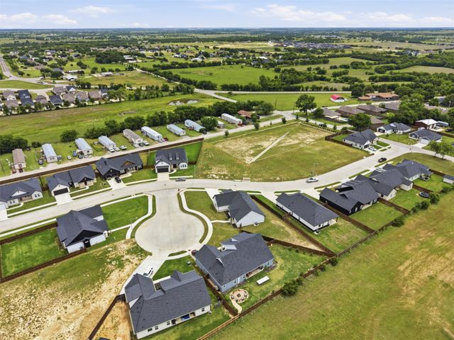 516 Highview Court, Godley, TX 76044