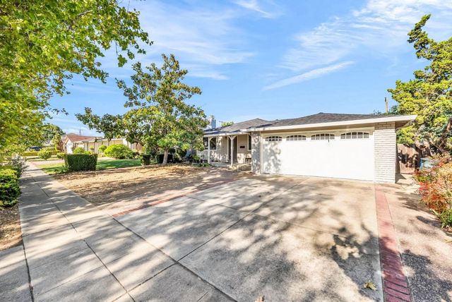 1122 Scotland Drive, Cupertino, CA 95014