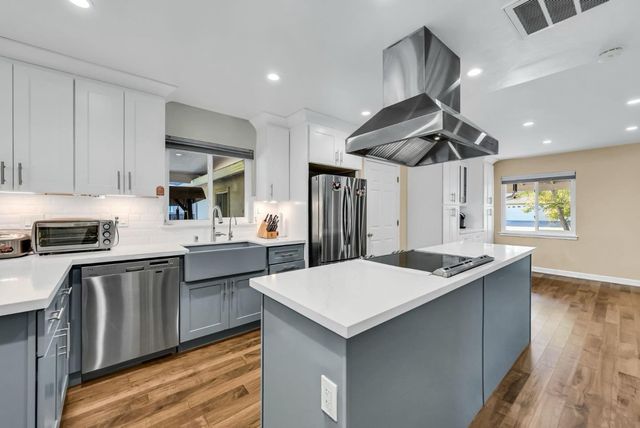 1122 Scotland Drive, Cupertino, CA 95014