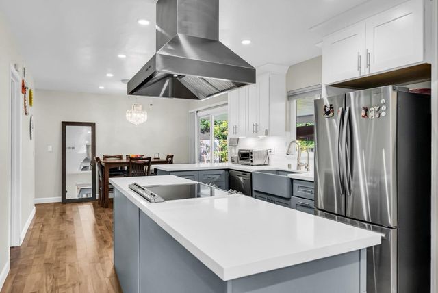 1122 Scotland Drive, Cupertino, CA 95014