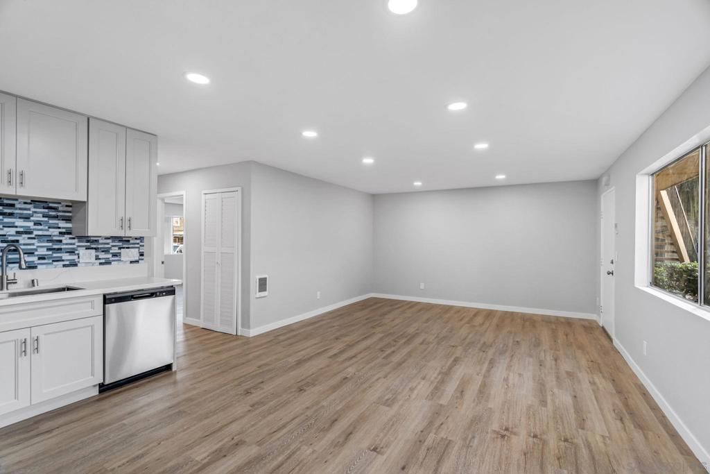 Image 13 of property listing at 1274 Holly Ave, Imperial Beach, CA 91932