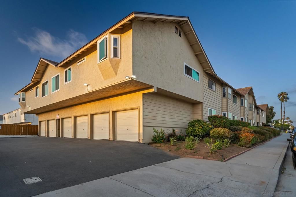 Image 7 of property listing at 1274 Holly Ave, Imperial Beach, CA 91932