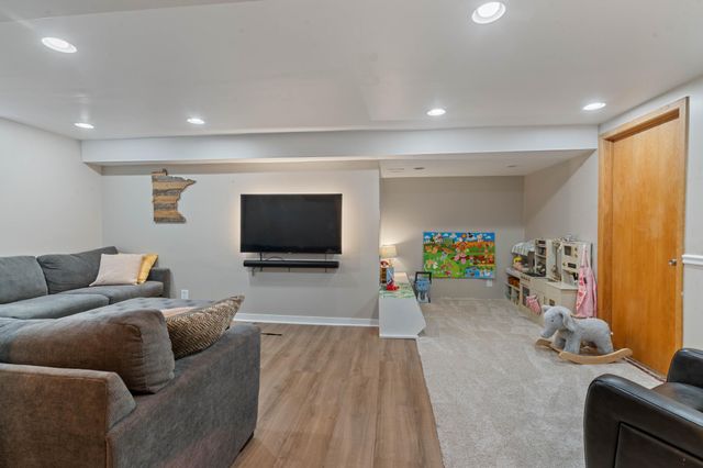 5118 Wyoming Street, Duluth, MN 55804